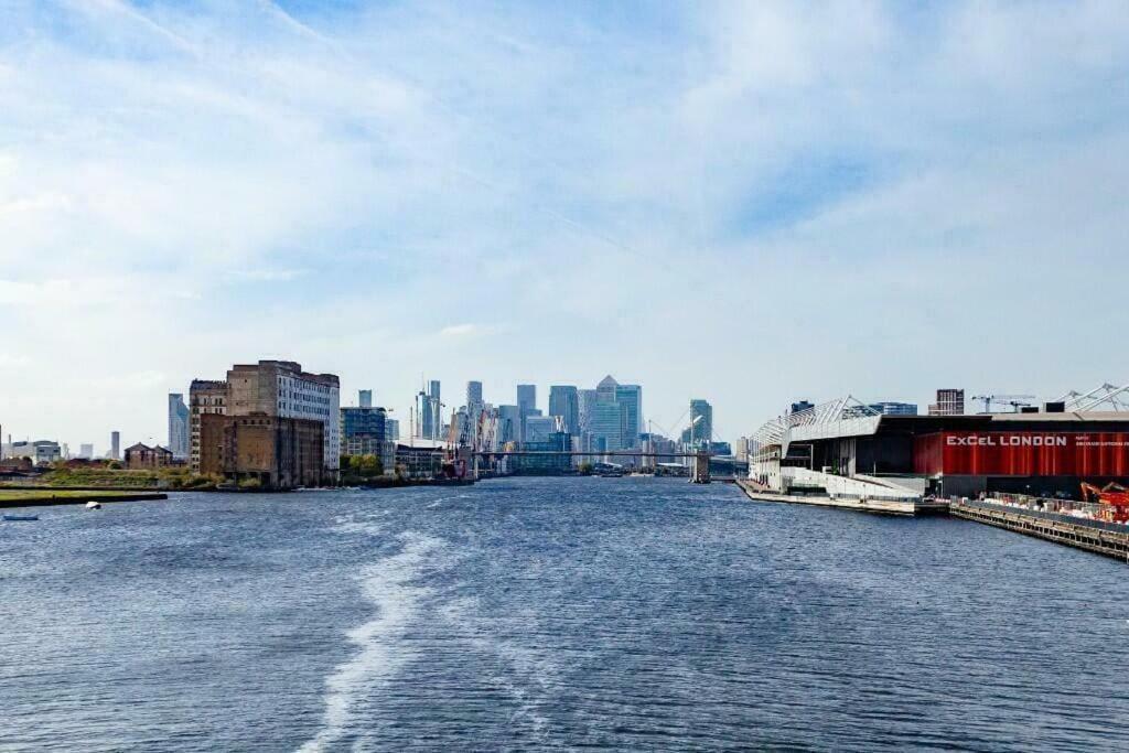 City Escape - Royal Wharf Londres Exterior foto